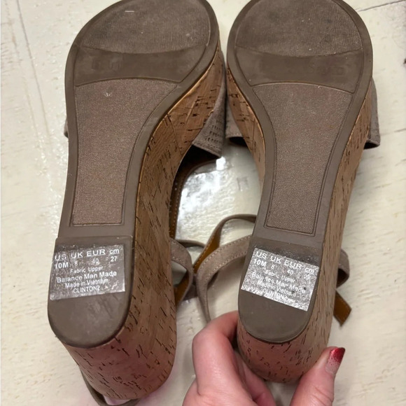 Franco Sarto Clinton2 Wedge Sandals Taupe Open Toe Perforated Cork Size 10 - Picture 6 of 7